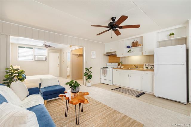 Come see this SPACIOUS & MOVE-IN-READY one bedroom/ one bath home w/ one parking stall located across Punahou School and minutes away from Kapiolani Medical Center and UH Manoa campus.  This home is perfect for the working professional in town or college student.  NEW carpet, paint and range.  Washer in unit and pet friendly!