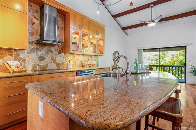 Photo of 1487 Hiikala Pl #27 in Honolulu, HI
