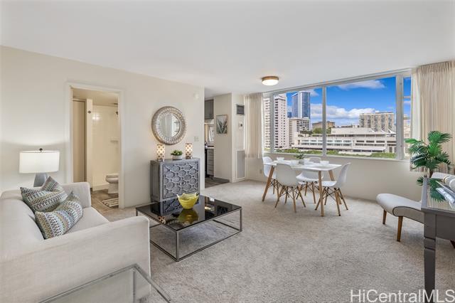 Photo of 400 Hobron Ln #906 in Honolulu, HI