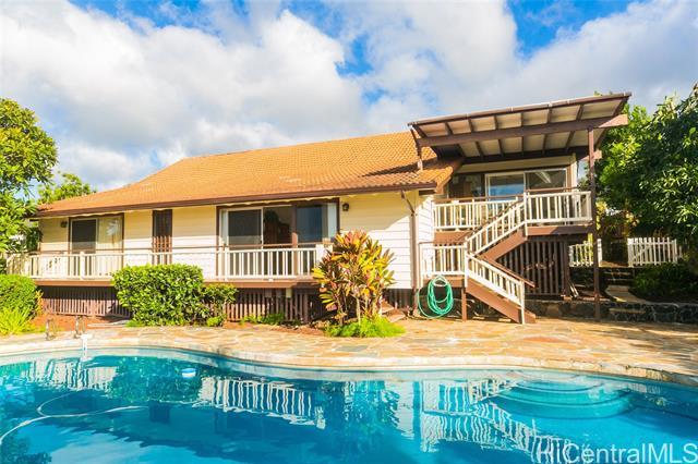 Photo of 98-1318 Kaonohi St in Aiea, HI