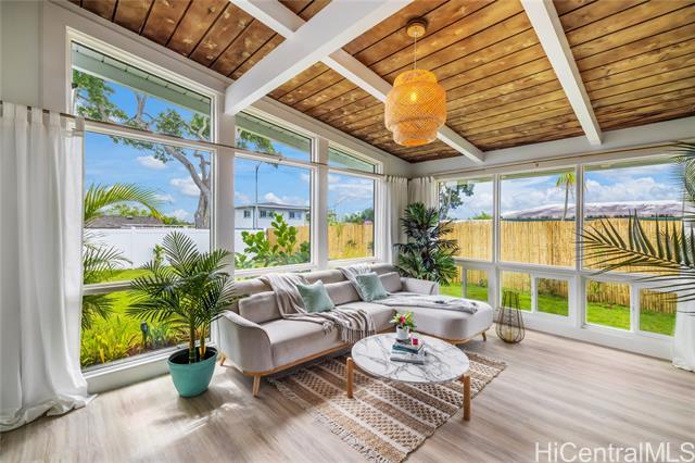 Photo of 2072 Akaikai Loop in Pearl City, HI