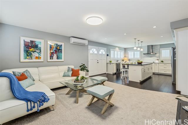Photo of 1556 Noelani St in Pearl City, HI
