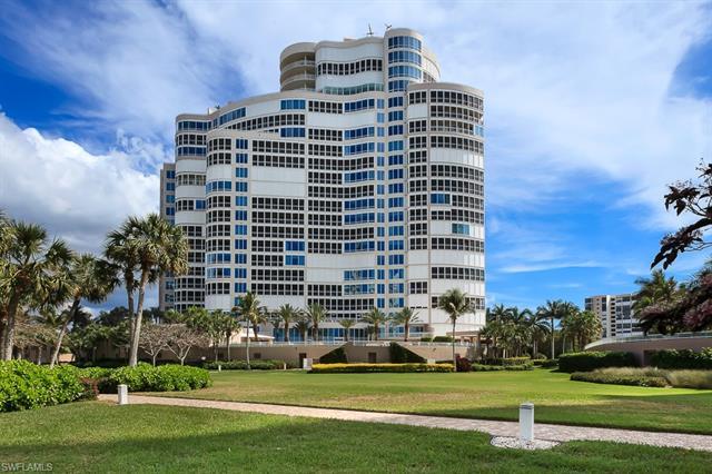 Enjoy the best that Naples has to offer in this extraordinary beachfront unit in the middle of Park 
