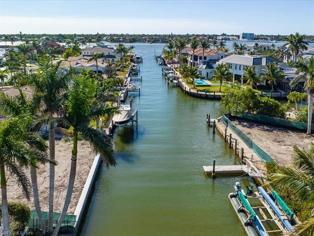 Royal Harbor direct Gulf access lot with brand new seawall. Attention boaters, this is your chance t
