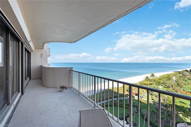 Wonderful Gulf- front location with stunning views across Park Shore and Naples coastline.   Views o