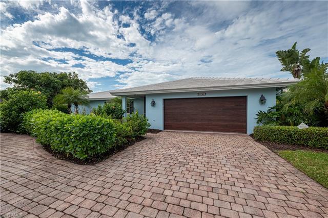 Newly Renovated Designer Lakefront Pool Home  with 3 bedroom 3 bath



 

This inviting Pool h