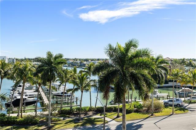 Take advantage of this opportunity to own a beautiful beachside condo with stunning views of Venetia