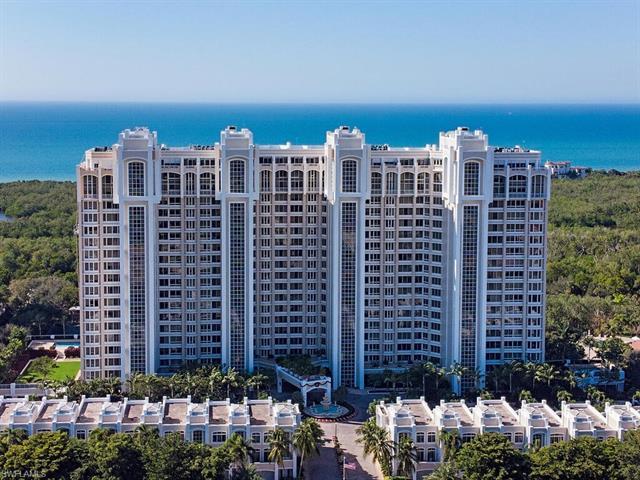 This St Raphael luxury tower residence has a gulf view with spectacular sunsets throughout the year.