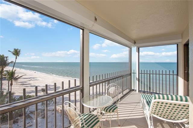 Located directly on the beach, this relaxing getaway features southwest Gulf views and not 1, but 2 