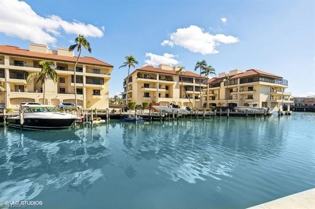 This spectacular Penthouse Residence is positioned on prestigious Venetian Bay with breathtaking vie