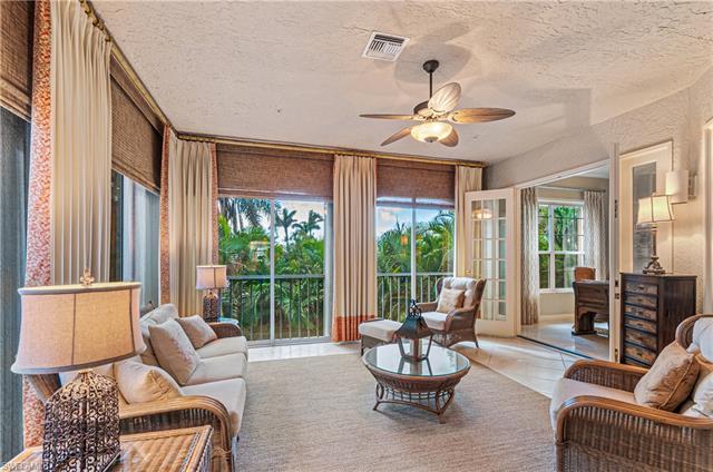 TOP FLOOR UNIT. Beautiful second floor unit offering 3 bedrooms and 2½ baths. This meticulous upstai