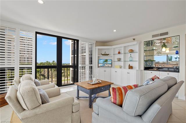 Welcome to Chateaumere 401 - This bright and sunny corner end unit features gorgeous western gulf vi