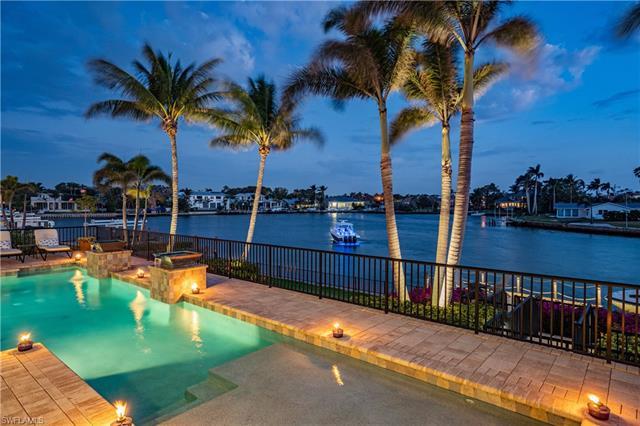 Expansive and private southern bay views stretching across 116 ft of water frontage are 
captivatin