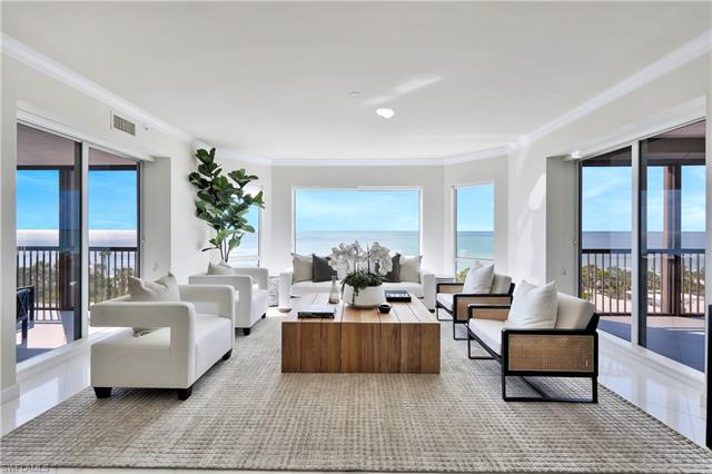 C10577 - Subtle seaside sophistication. With a nod to today’s modern aesthetic, the warm, organic ea