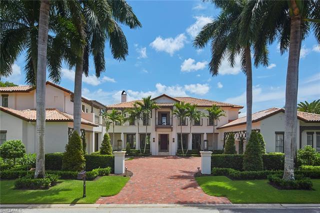 A world of luxury awaits you in this newly renovated and impeccably maintained custom estate. The gr