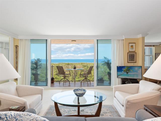 Fabulous, 180-degree panoramic views of the Gulf of Mexico from this warm, inviting 4th floor end un
