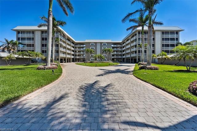 C####. Stunnning gulf views with your morning coffee await you! This 4th floor west facing unit in W