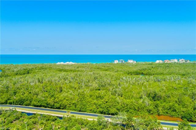 Outstanding Gulf views from this SW end unit with 2+den and 2.5 baths.  Marble floors, meticulously 
