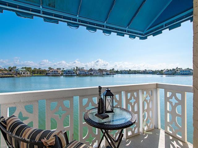 Rarely available and situated directly over Doctor's Bay, this newly updated, 2+Den, 2.5 Bath Veneti