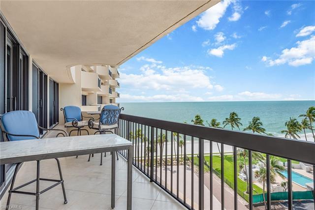 This north-facing 3-bedroom, 7th floor home has stunning Gulf of Mexico and Venetian Bay views from 