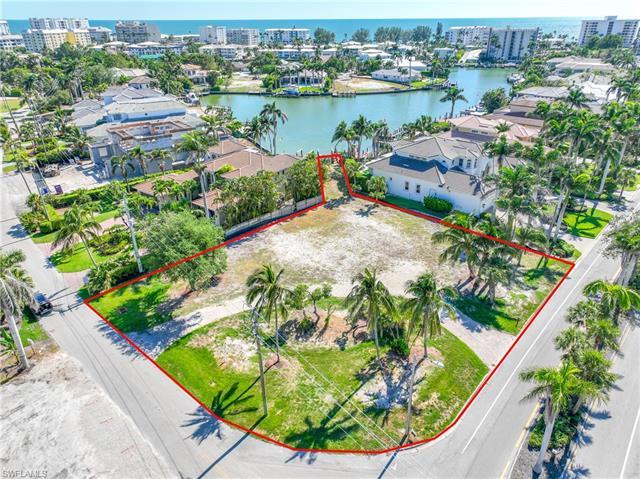 Lowest priced Gulf access waterfront property available in the Moorings!
Oversized and now CLEARED 
