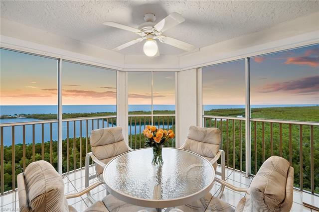Extraordinary views from this light & airy 2 bed+den, 2 bath condo ideally located on the sought-aft