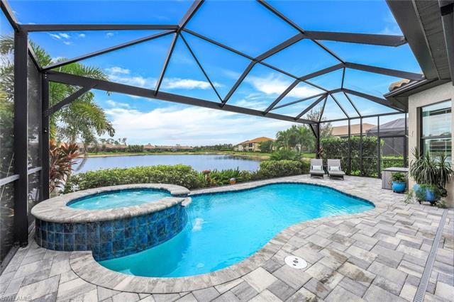 LIVE A VACATION LIFESTYLE IN ESPLANADE! This nicely upgraded "Lazio" (3+Den/3BA/3Car) offers an open