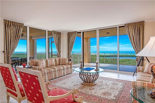Indulge in refined elegance in this 11th-floor Cap Ferrat residence at Pelican Bay. Enjoy panoramic 