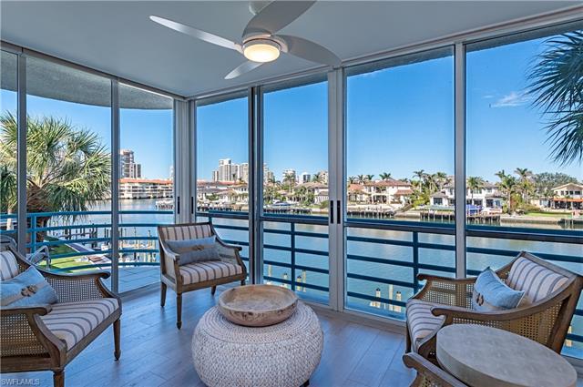 Enjoy sparkling views of the bay from your open terrace in this light, bright and updated 2 bedroom 