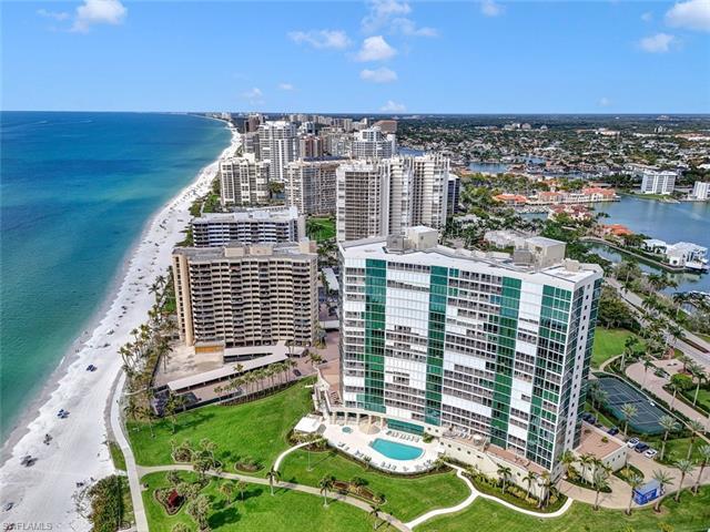 Park Shore - Beach Front Condo - Three (3) bedrooms and Three (3) bathrooms - Renovated - Fourth (4t