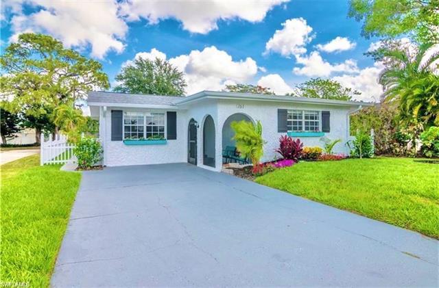 AIRBNB/SHORT TERM RENTAL & INVESTOR DREAM HOUSE. Only house in NAPLES PARK on the market with (FIVE)