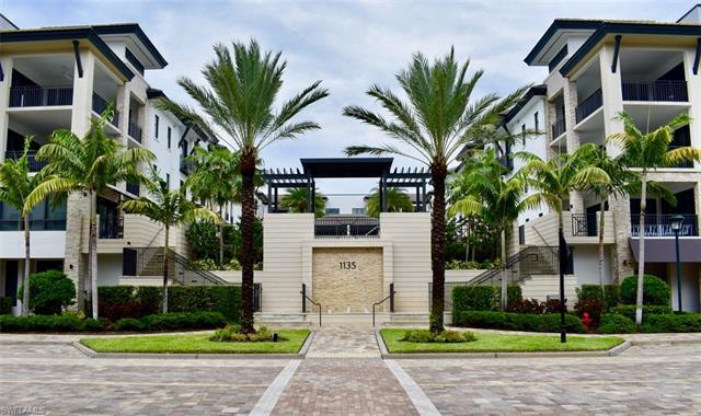 Naples Square’s superb location between 5th Ave, Bayfront and Tin City allows easy access to various