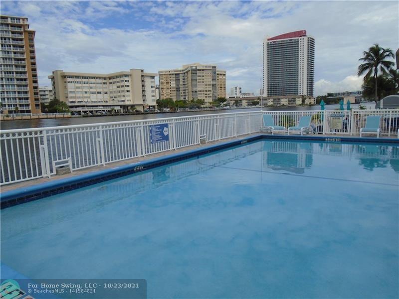 INTRACOASTAL FRONT POOL