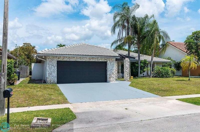 Photo of 7167 San Sebastian Dr in Boca Raton, FL
