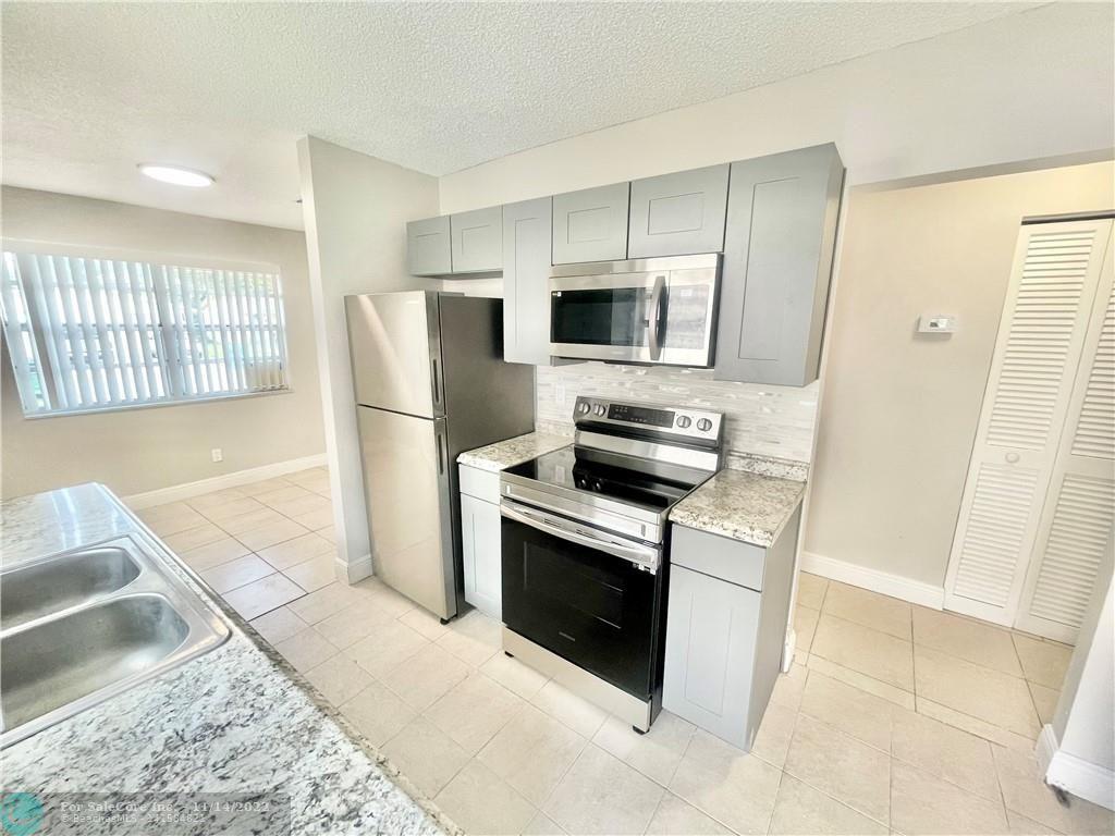Photo of 37 NW 6th Ave in Dania Beach, FL