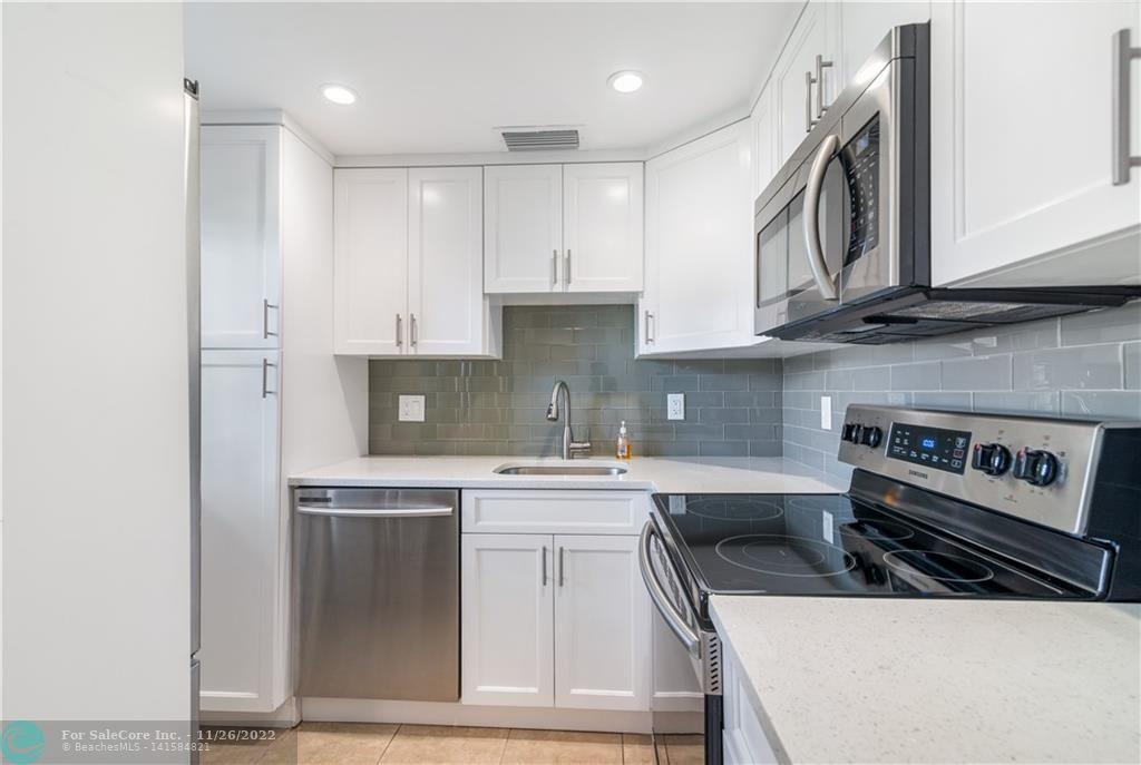 Photo of 300 NE 20th St #503 in Boca Raton, FL