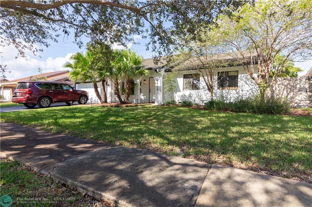 Photo of 10203 SW 49th Pl in Cooper City, FL