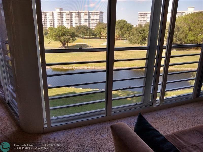 Photo of 555 Oaks Ln #405 in Pompano Beach, FL
