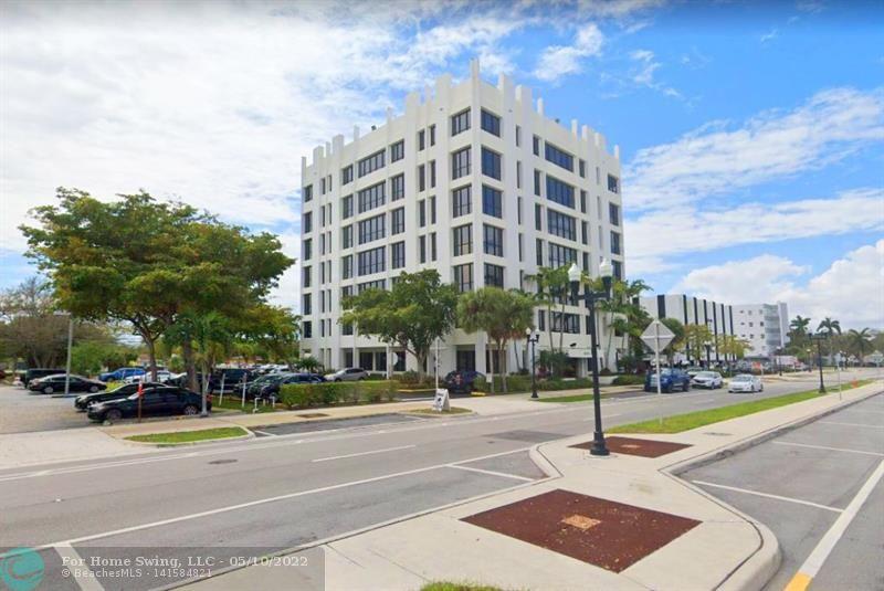 Photo of 2450 Hollywood Blvd in Hollywood, FL