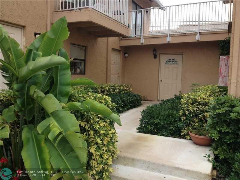SPACIOUS TOWNHOUSE IN GREAT LIGHTHOUSE POINT LOCATION.  UNIT HAS TILE FLOORS DOWNSTAIRS AND BAMBOO FLOORS UPSTAIRS,  FRESHLY PAINTED,  NEW REFRIDGERATOR,  MASTER BEDROOM HAS A PATIO DOOR THAT LEADS TO A PRIVATE BALCONY. WATER INCLUDED,  FAST ASSOCIATON APPROVAL.  TENANT IS RESPONSIBLE FOR CUTTING GRASS. Verticals have been replaced with curtain window treatments.