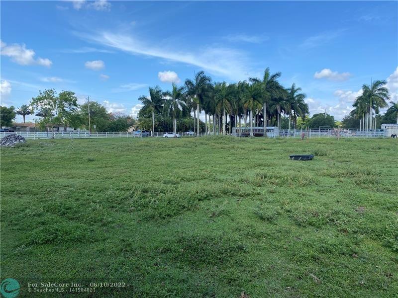 Photo of 17701 SW 54 St in Southwest Ranches, FL