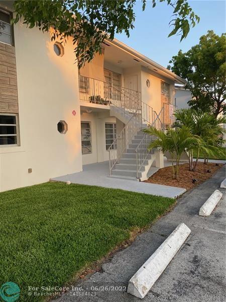 Completely Renovated 2 Bed / 2 Bath Apartment In Boutique 4 Unit Bldg. East Of US-1. Stainless Appliances, Laminate Floors, Washer & Dryer in Unit. Central Air, & Impact Window. Close To Beaches, Shopping, LA Fitness, Pompano Beach Municipal Sports Complex, Airport, Public Golf Course & So Much More. Small Pets Allowed. Quick
Approval. Available August 1st. Tenant Occupied. No Showings Unitl July 15th.