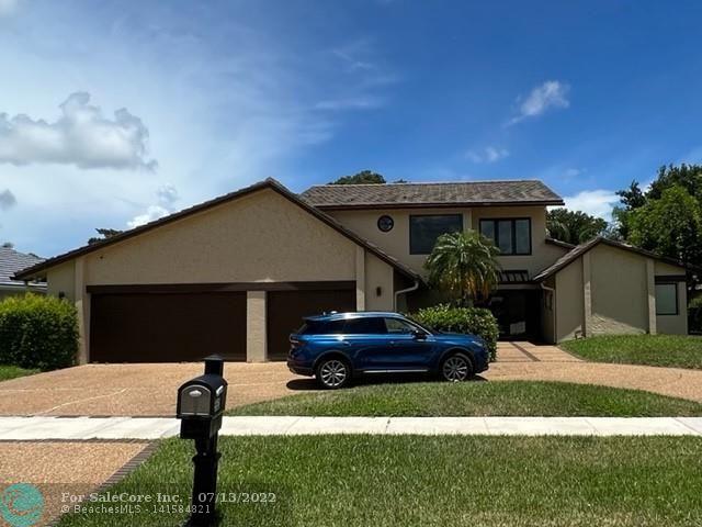 Photo of 552 Deer Crk Run in Deerfield Beach, FL