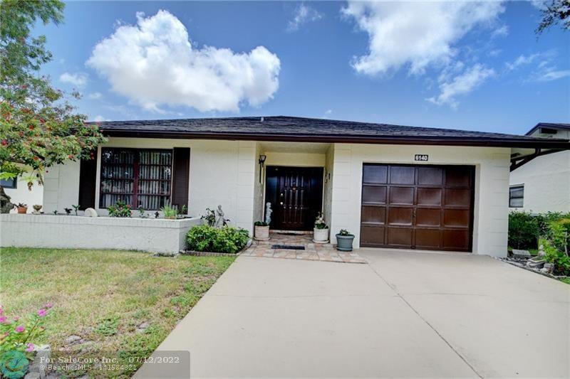 Photo of 6140 Peachtree Ln in Green Acres, FL