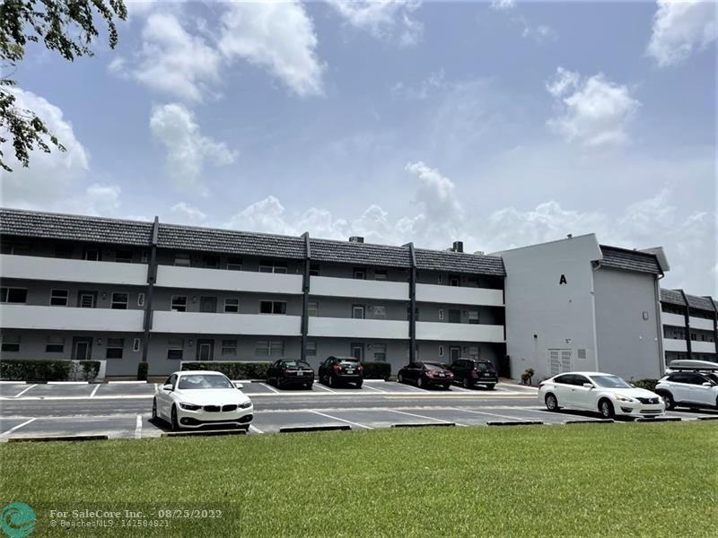 Photo of 7877 Golf Circle Dr #307 in Margate, FL