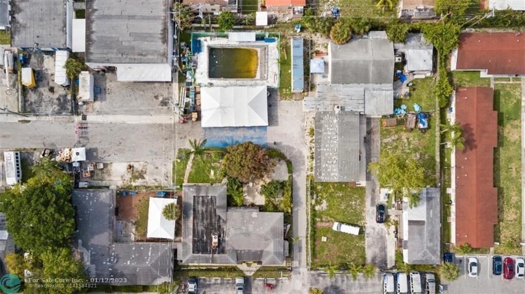 Photo of 2210 Pierce St in Hollywood, FL