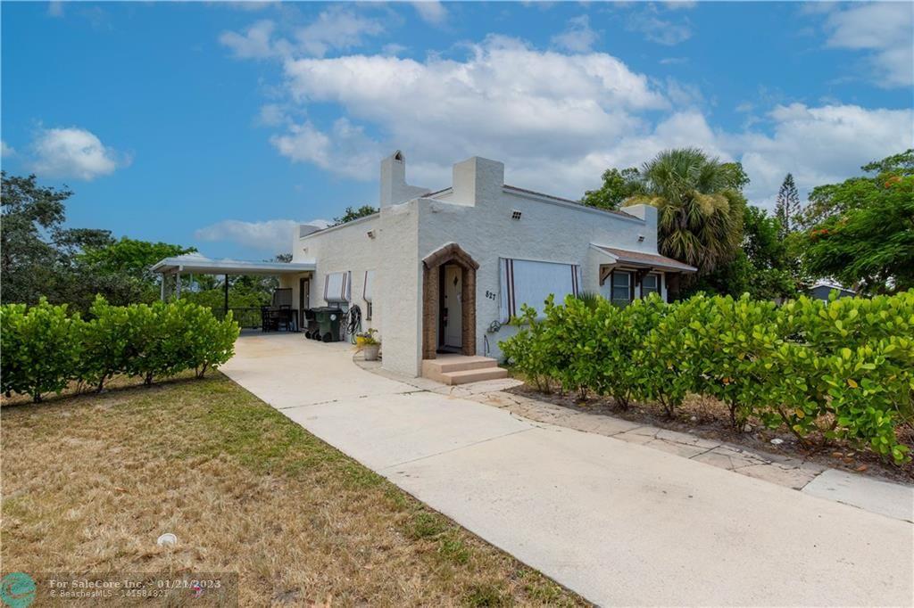 Photo of 827 N A St in Lake Worth Beach, FL