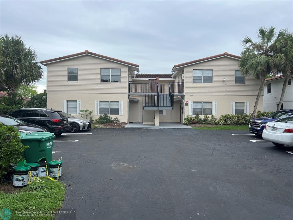 Photo of 11410 NW 39th St in Coral Springs, FL