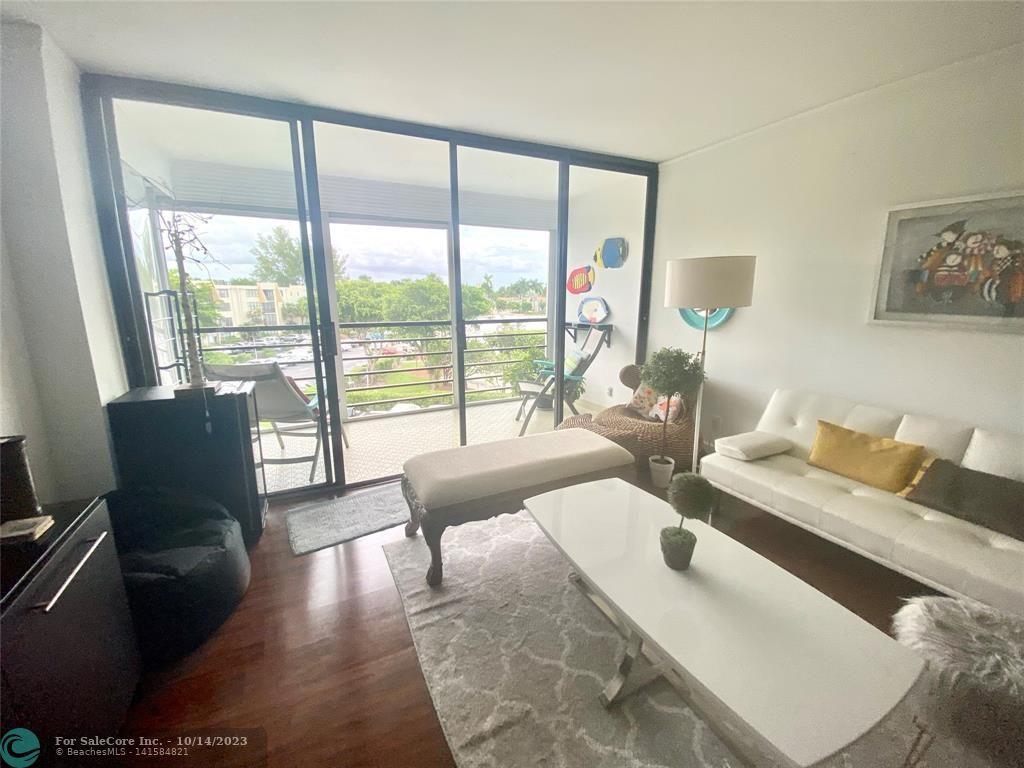 Photo of 20400 W Country Club Dr 417 in Aventura, FL