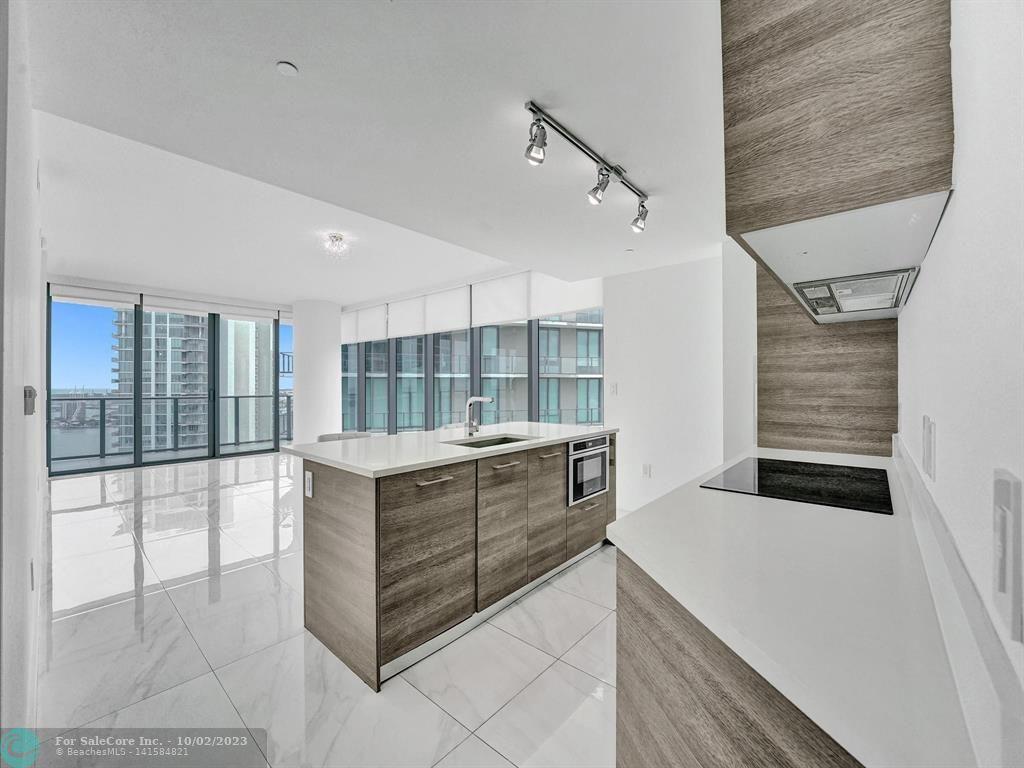 Photo of 650 NE 32nd St 4501 in Miami, FL
